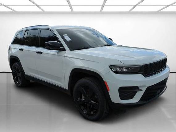 JEEP GRAND CHEROKEE 2023 1C4RJGAG0PC520622 image